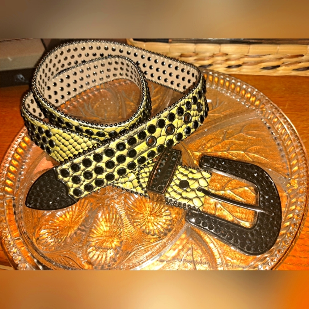 DNA PREMIUM YELLOW RHINESTONES BELT.